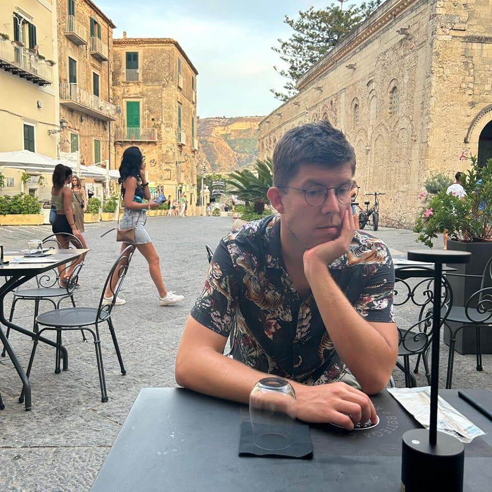 Proza współczesna. Pismo literackie i wydawnictwo.