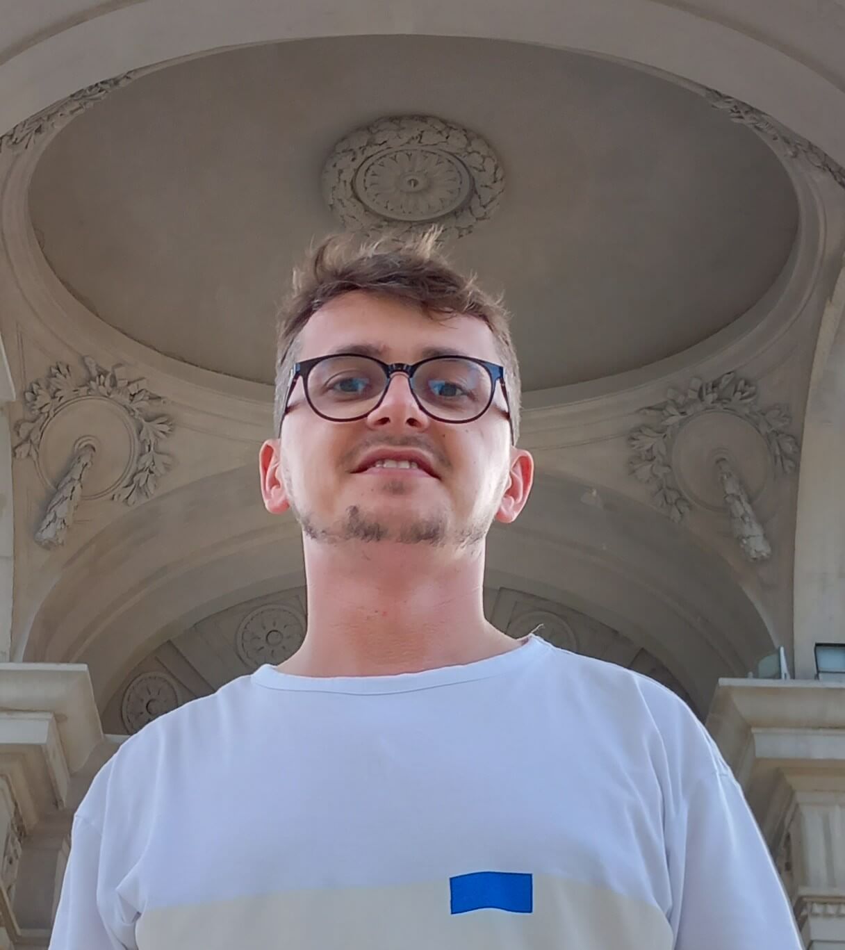 Poezja współczesna. Pismo literackie i wydawnictwo.