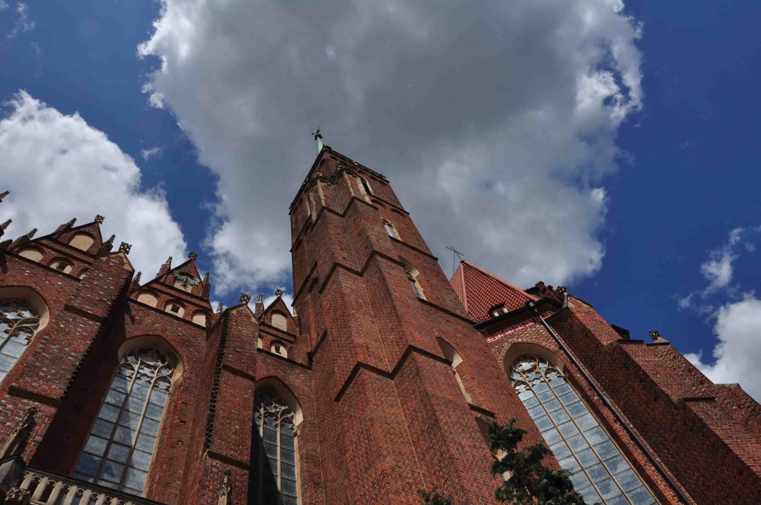 Poezja współczesna. Pismo literackie i wydawnictwo.