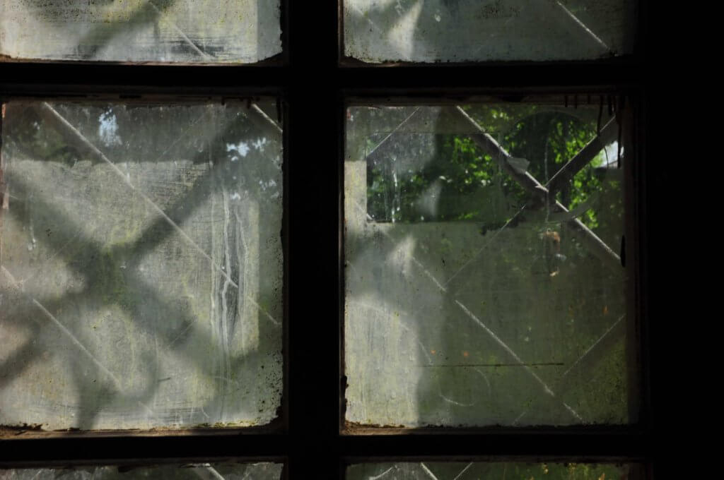 Poezja współczesna. Pismo literackie i wydawnictwo.