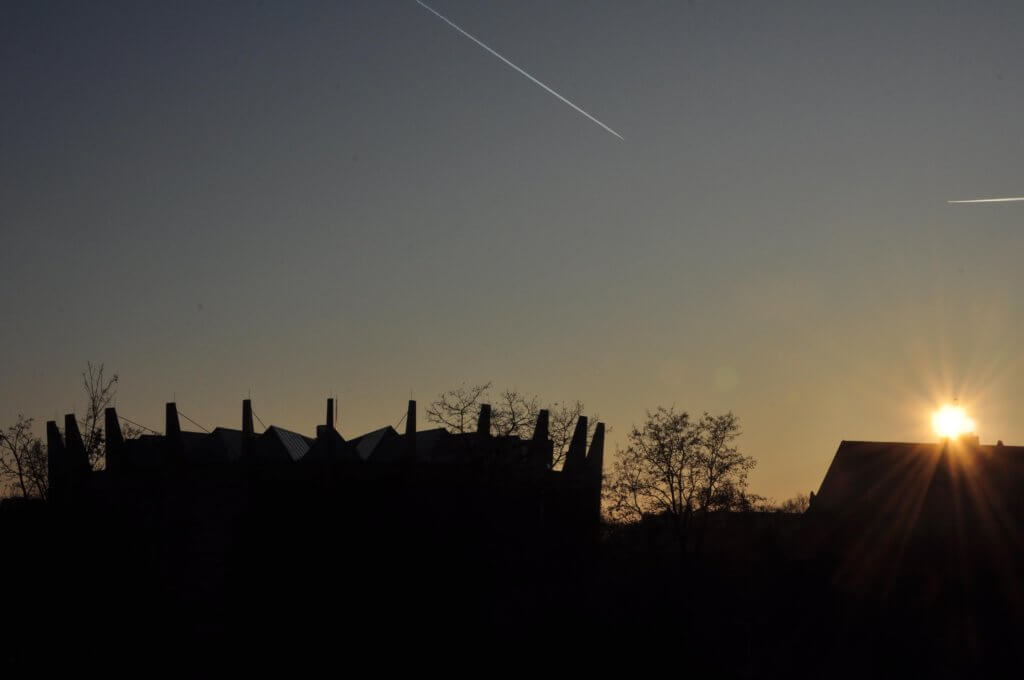 Poezja współczesna. Pismo literackie i wydawnictwo.