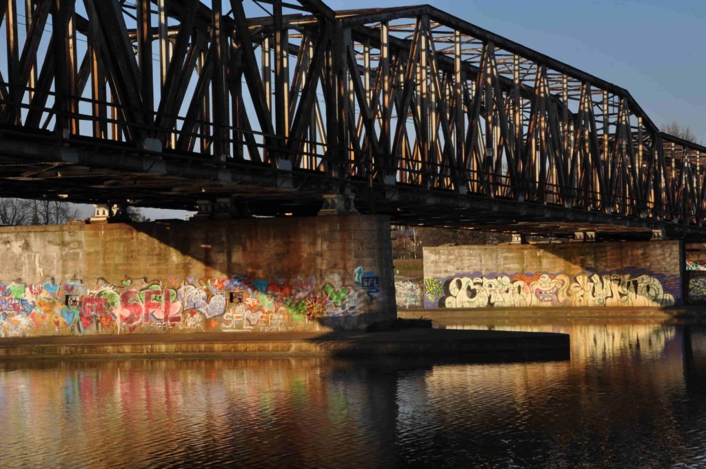 Poezja współczesna. Pismo literackie i wydawnictwo.